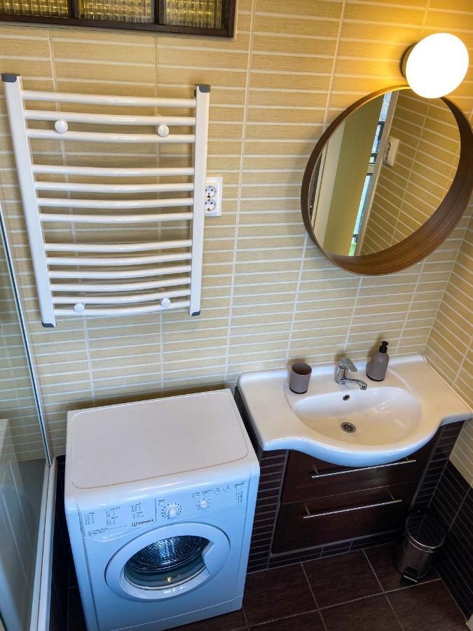 Fresh Smartly Designed Studio Flat & Sunny Balcony Budapest Exterior photo